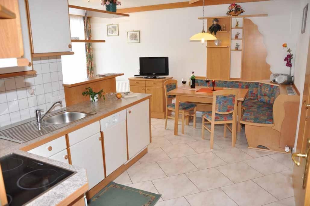 Lungau Apartment - Ferienwohnung Haus Esl Hintergöriach Δωμάτιο φωτογραφία